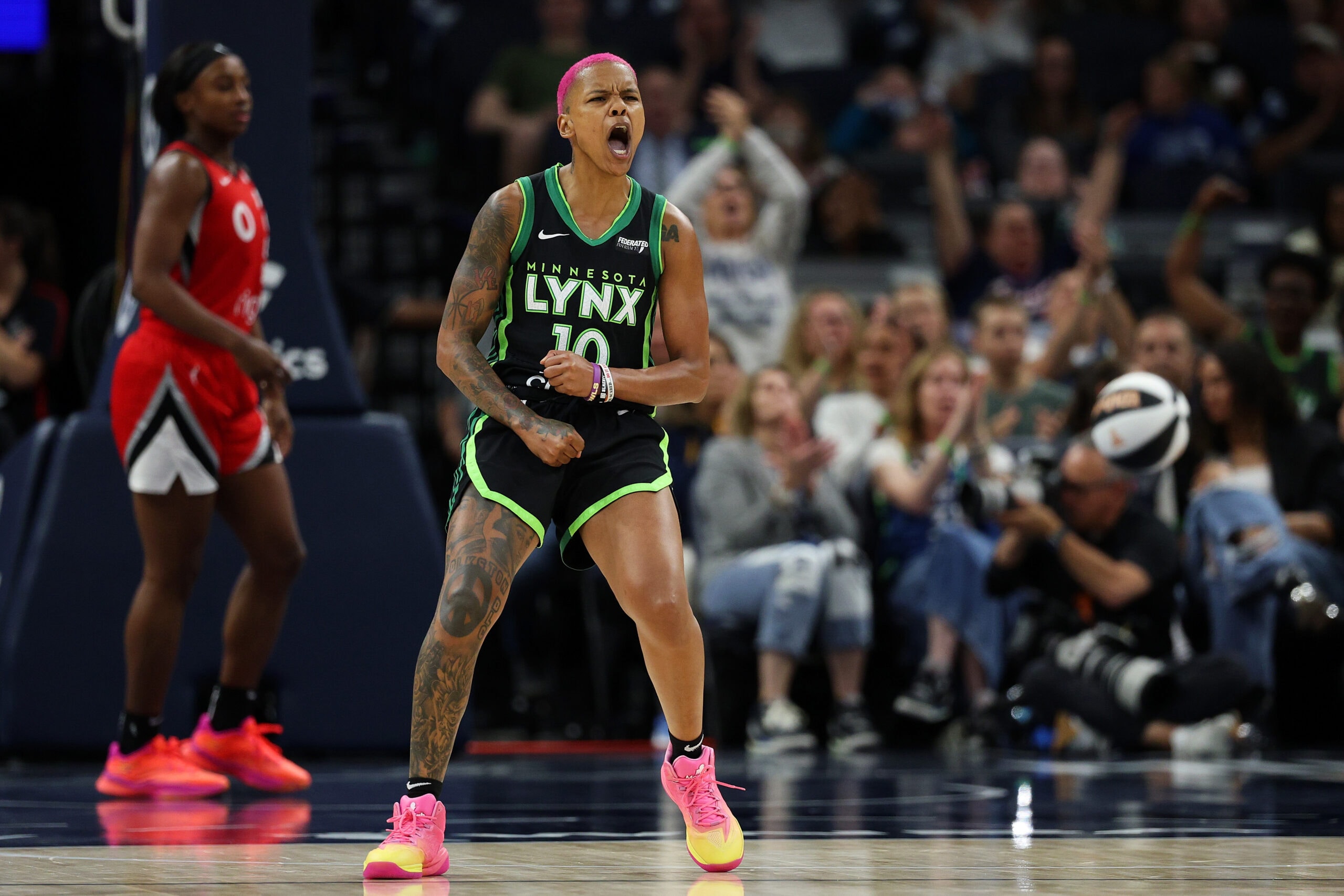 Courtney Williams #10 of the Minnesota Lynx