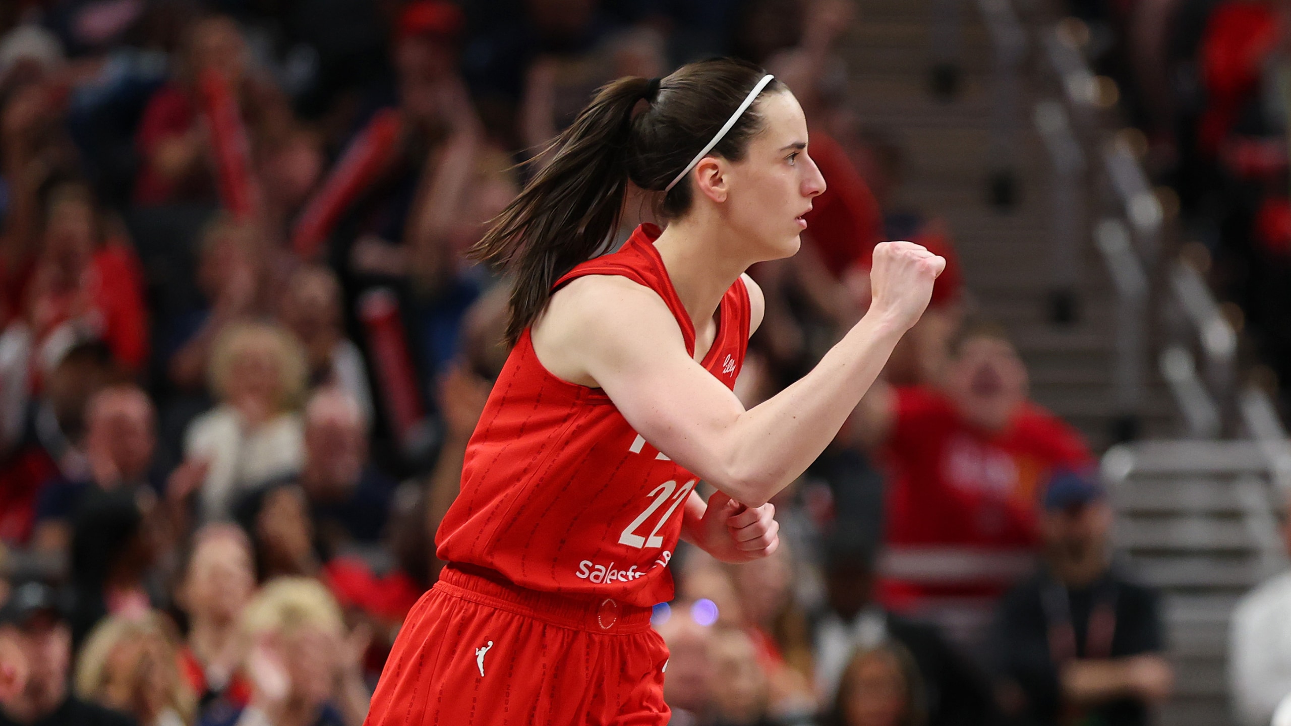 What Caitlin Clark Learned From Michael Jordan and Phil Jackson on the Path to Stardom