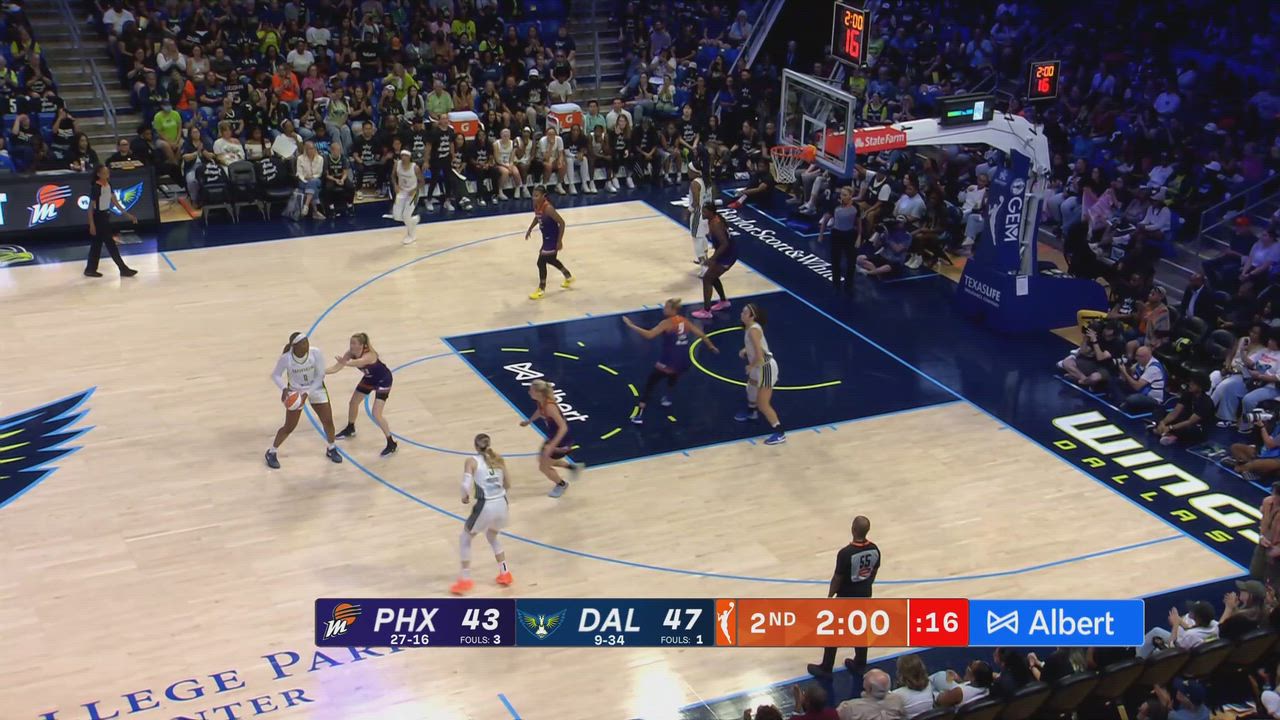 Paige Bueckers with one of the day's best plays!