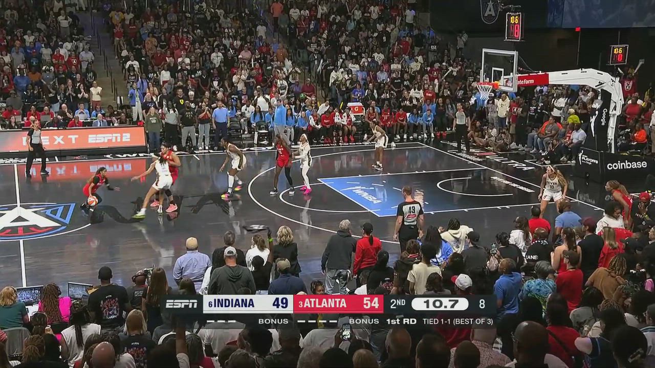 Jordin Canada with one of the day's best plays!