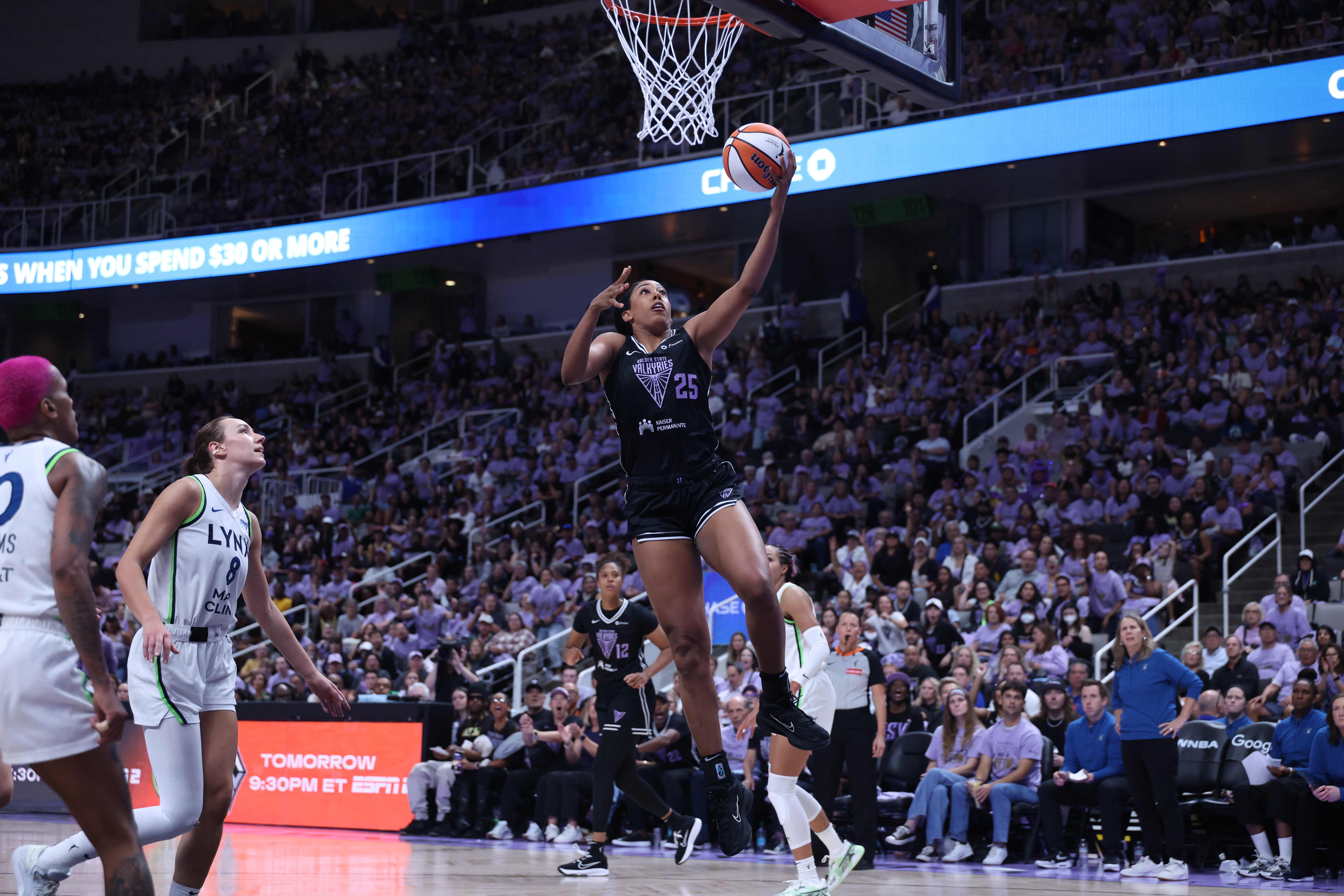 SAN JOSE, CA - SEPTEMBER 17: Monique Billings #25 of the Golden State Valkyries drives to the basket during the game against the Minnesota Lynx during round 1 game 2 on September 17, 2025 at SAP Center in San Jose, California. NOTE TO USER: User expressly acknowledges and agrees that, by downloading and or using this photograph, user is consenting to the terms and conditions of Getty Images License Agreement. Mandatory Copyright Notice: Copyright 2025 NBAE (Photo by Jed Jacobsohn/NBAE via Getty Images)