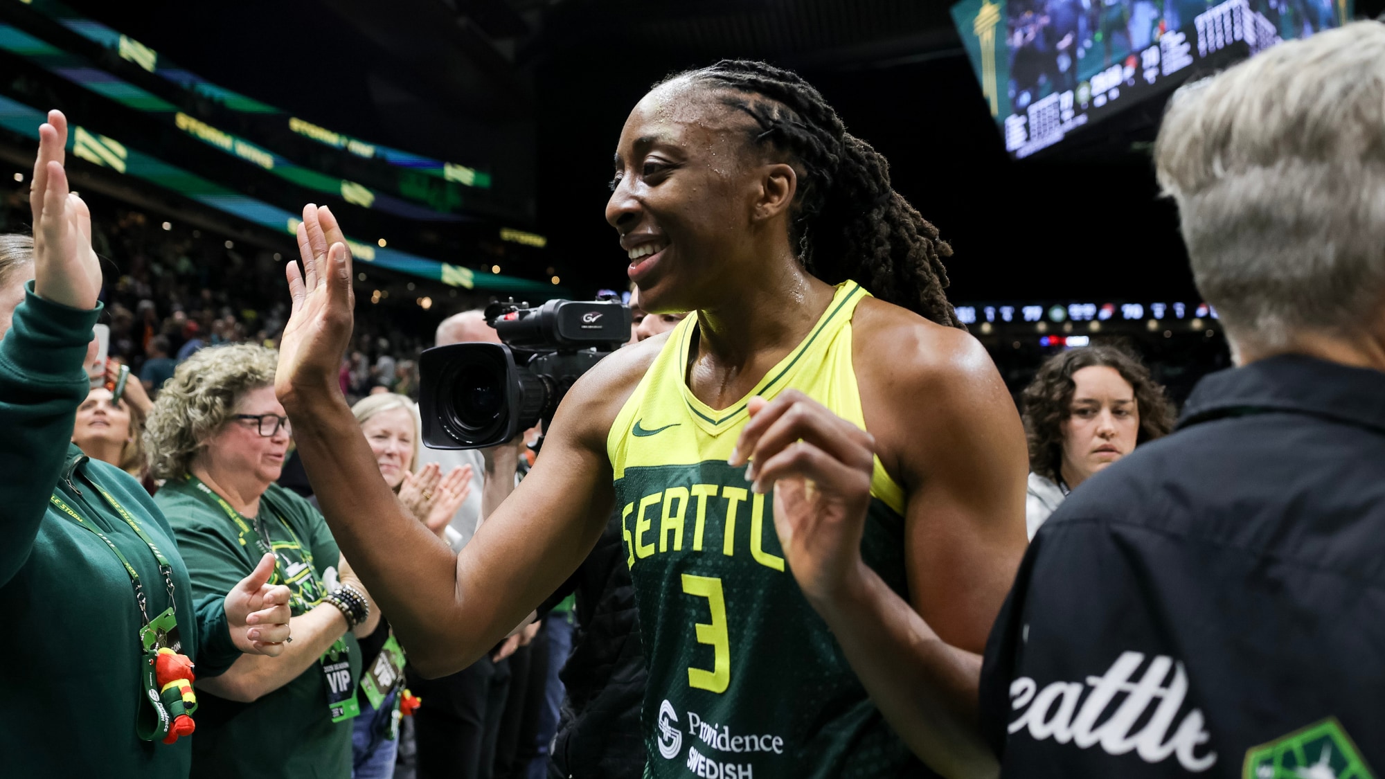 Seattle Storm's Nneka Ogwumike Wins 2025 Kim Perrot Sportsmanship Award