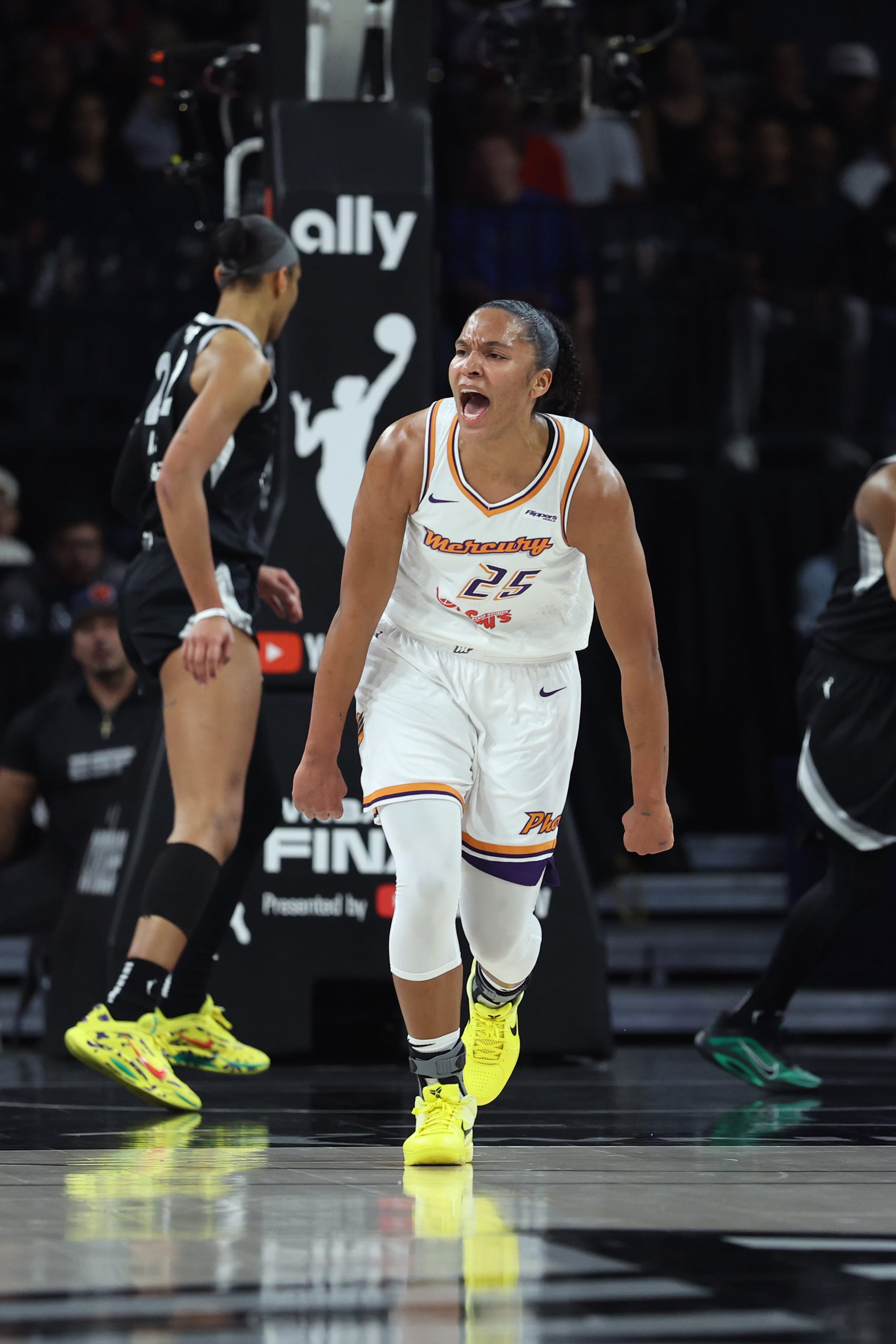 Alyssa Thomas #25 of the Phoenix Mercury celebrates during the game against the Las Vegas Aces