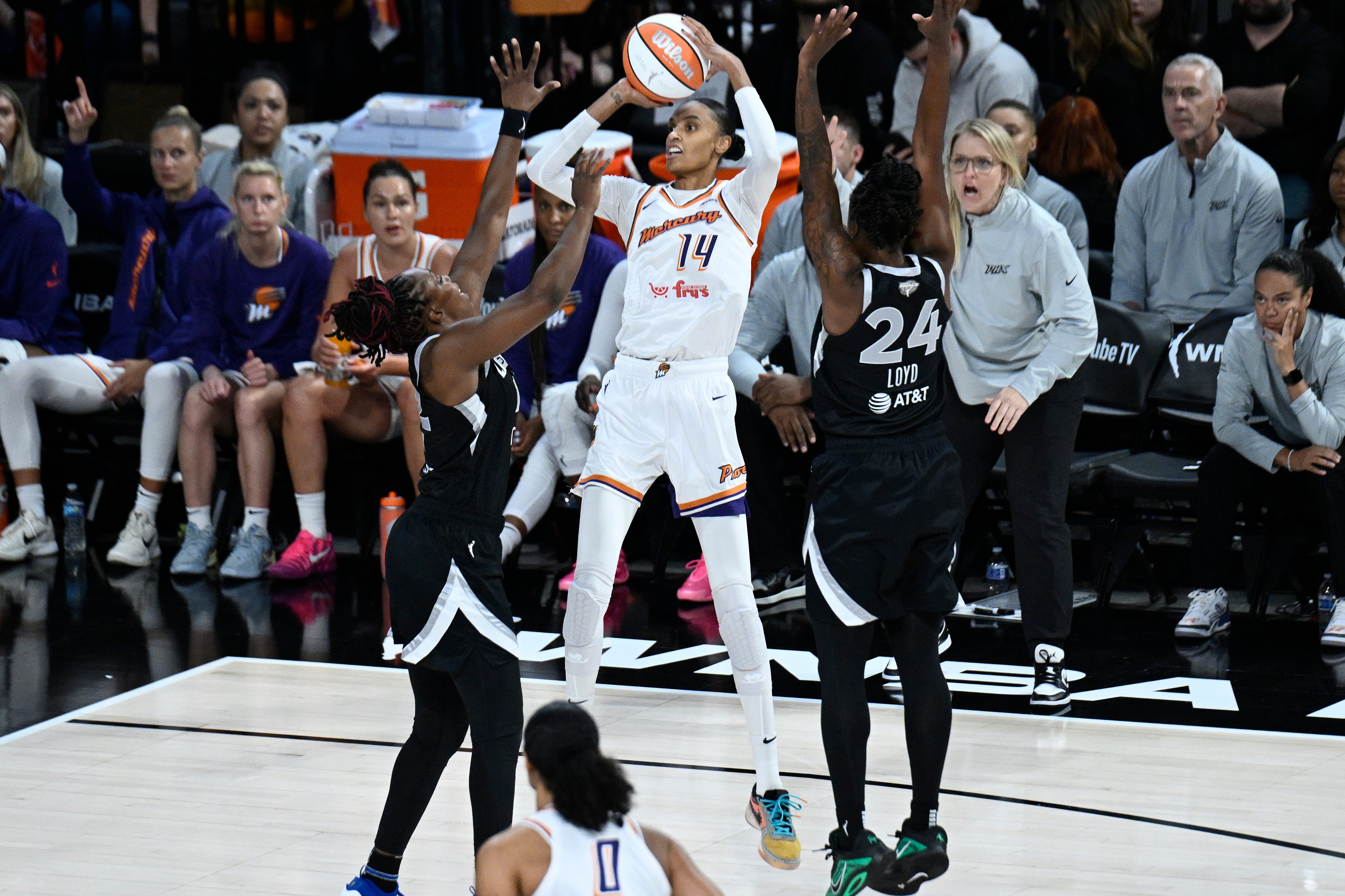 DeWanna Bonner #14 of the Phoenix Mercury shoots the ball during the game against the Las Vegas Aces
