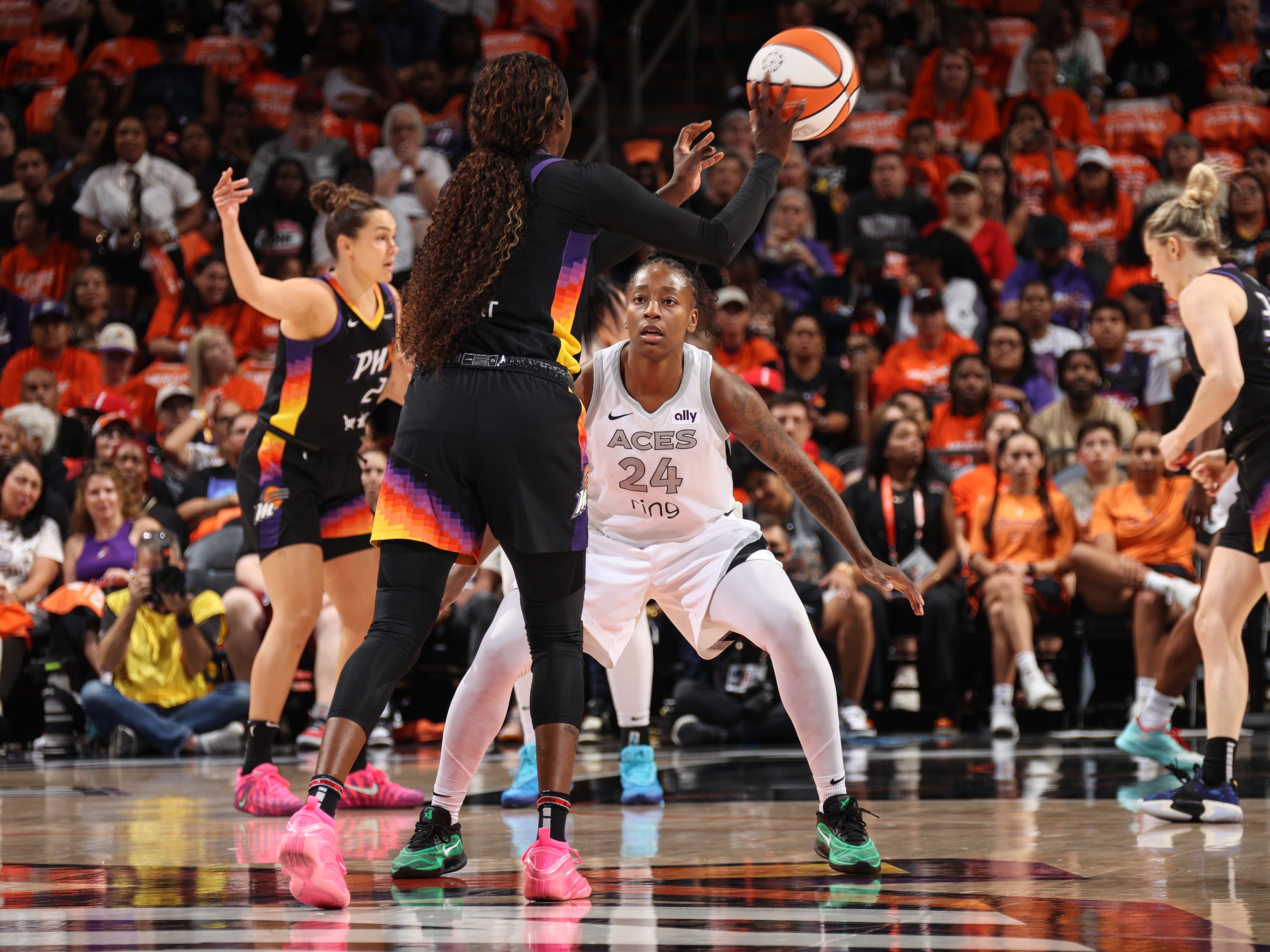 Jewell Loyd #24 of the Las Vegas Aces plays defense during the game against the Phoenix Mercury
