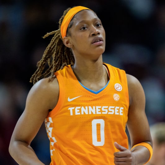 Janiah Barker headshot