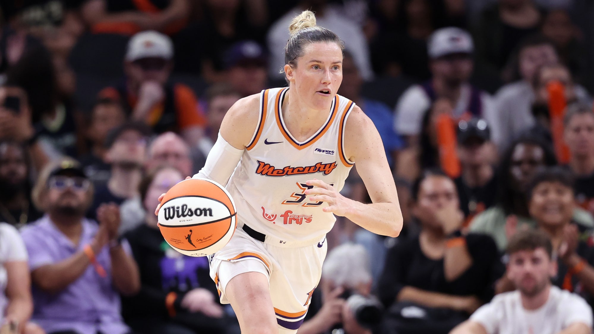 Sami Whitcomb Drops Career-High 36 Points