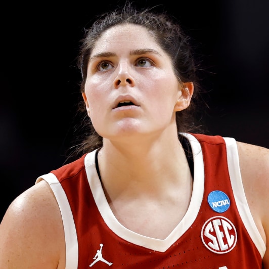 Raegan Beers headshot