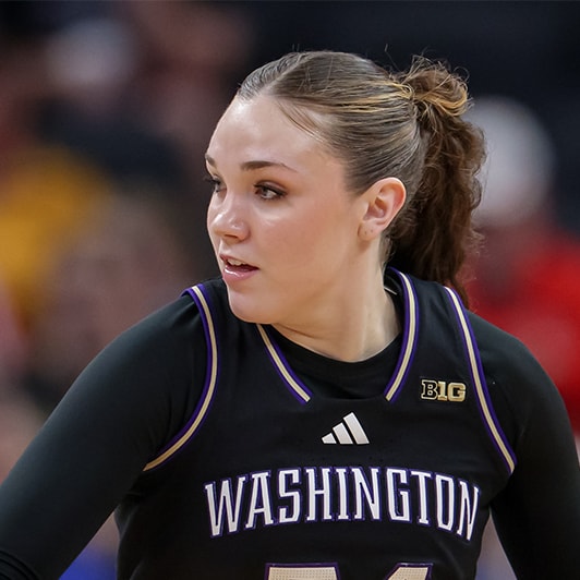 Elle Ladine headshot