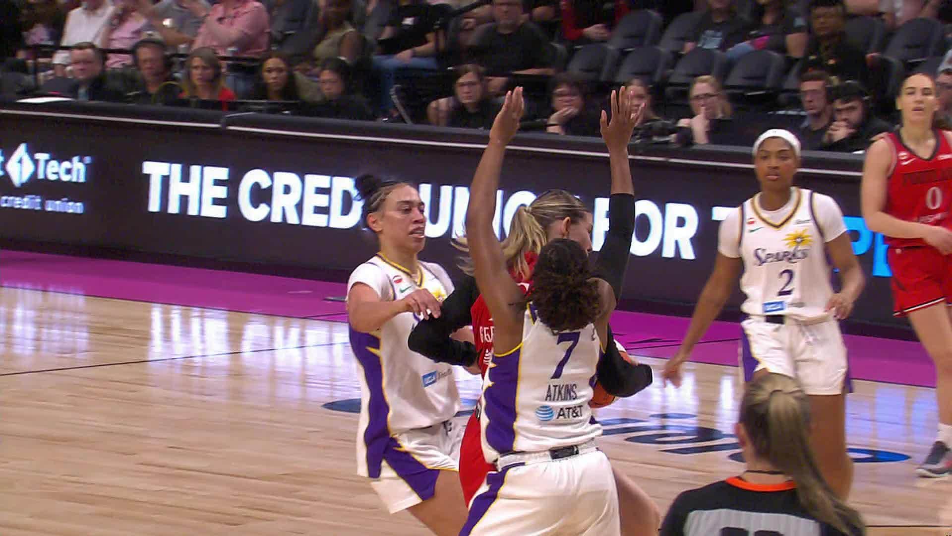 Luisa Geiselsoder with the And-1!