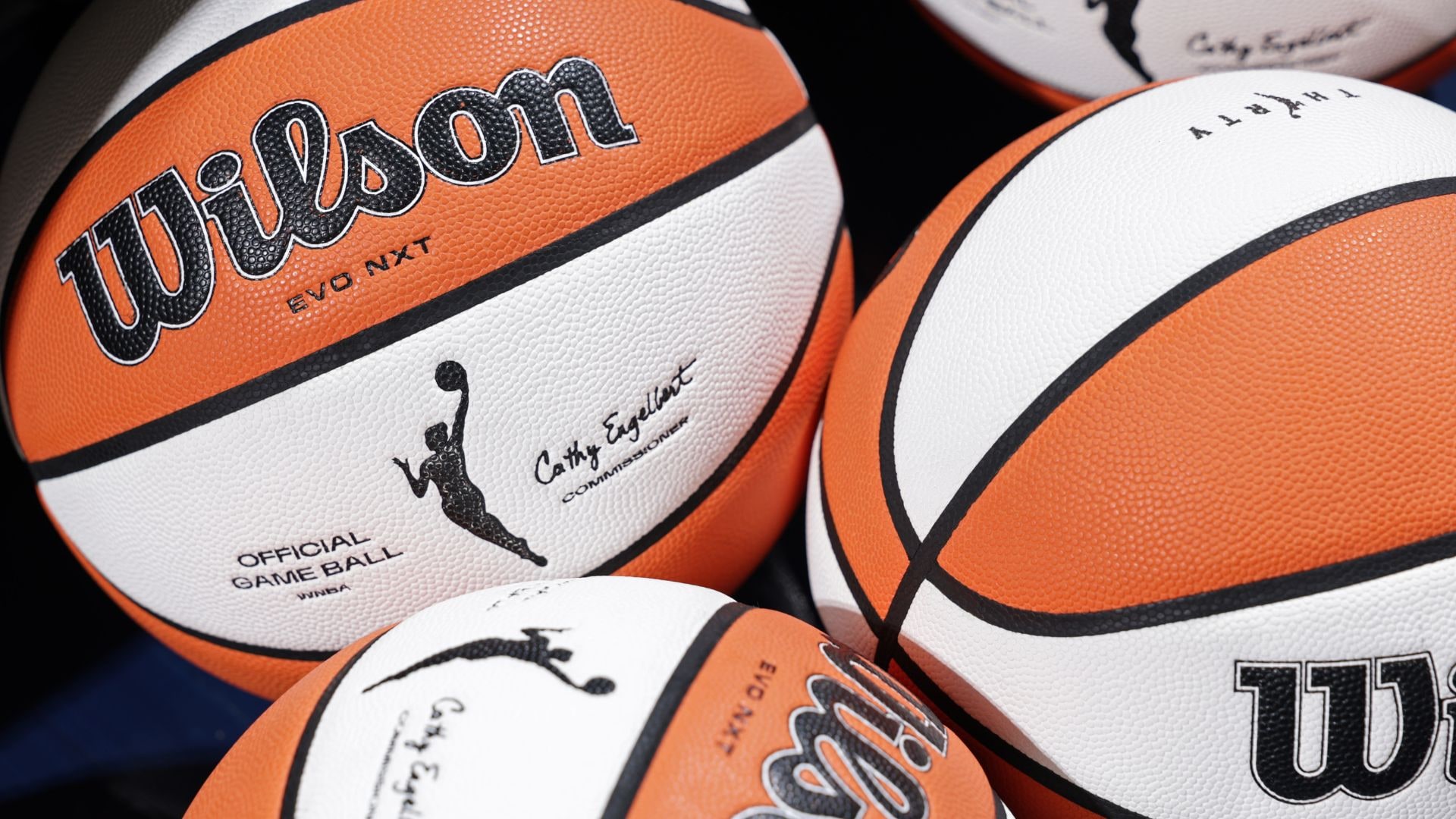 WNBA and WNBPA Execute Long-Form Collective Bargaining Agreement