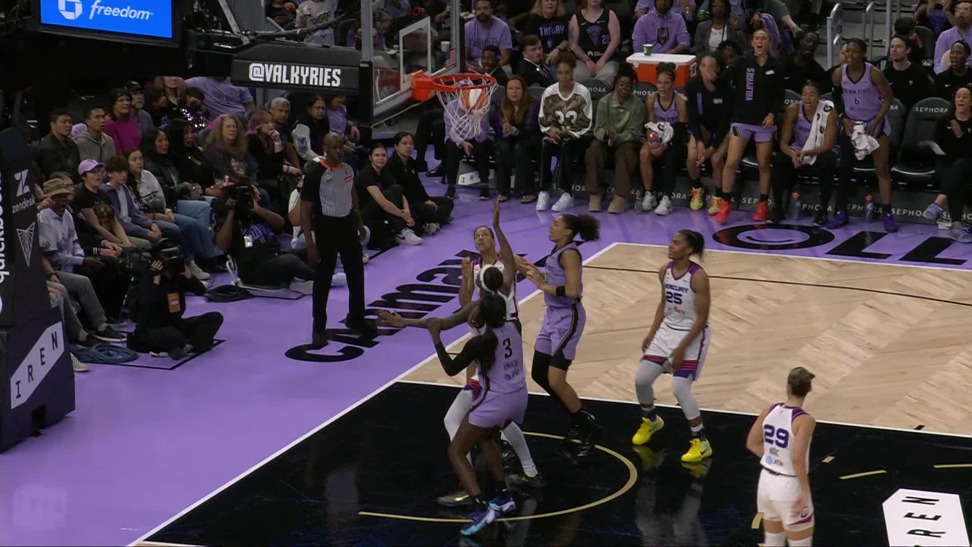 Janelle Salaun Points Leader in Golden State Valkyries vs. Phoenix Mercury - Top Points