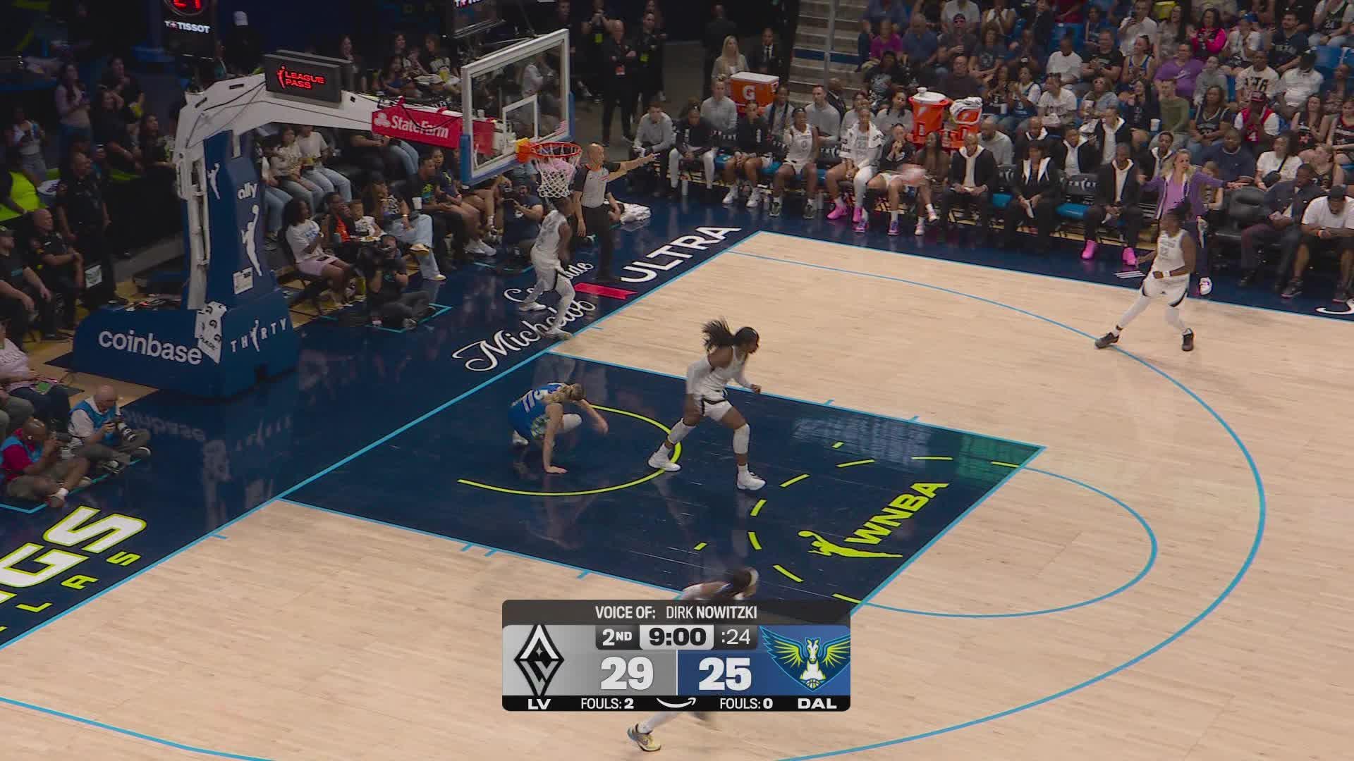 Jewell Loyd drills the trey