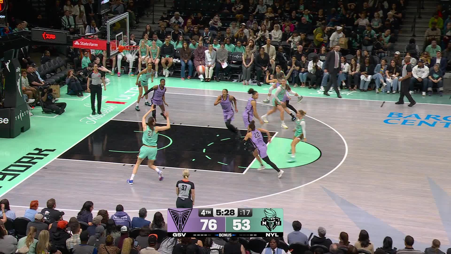 Highlights From Julie Vanloo 8-Assist Game