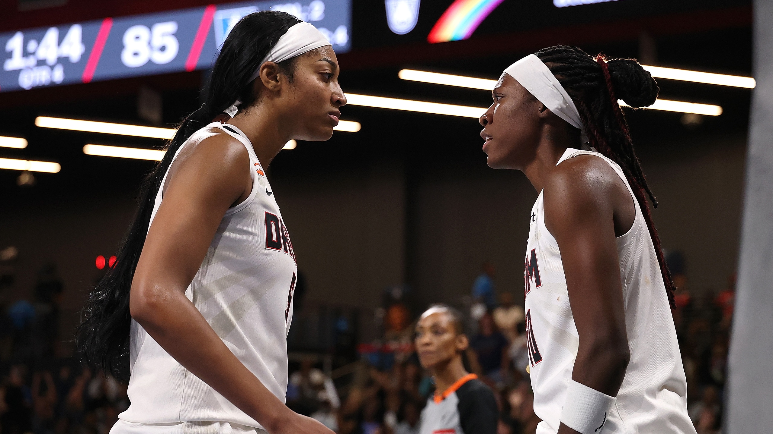 Howard Drops 38, Dream Tally Cup Win