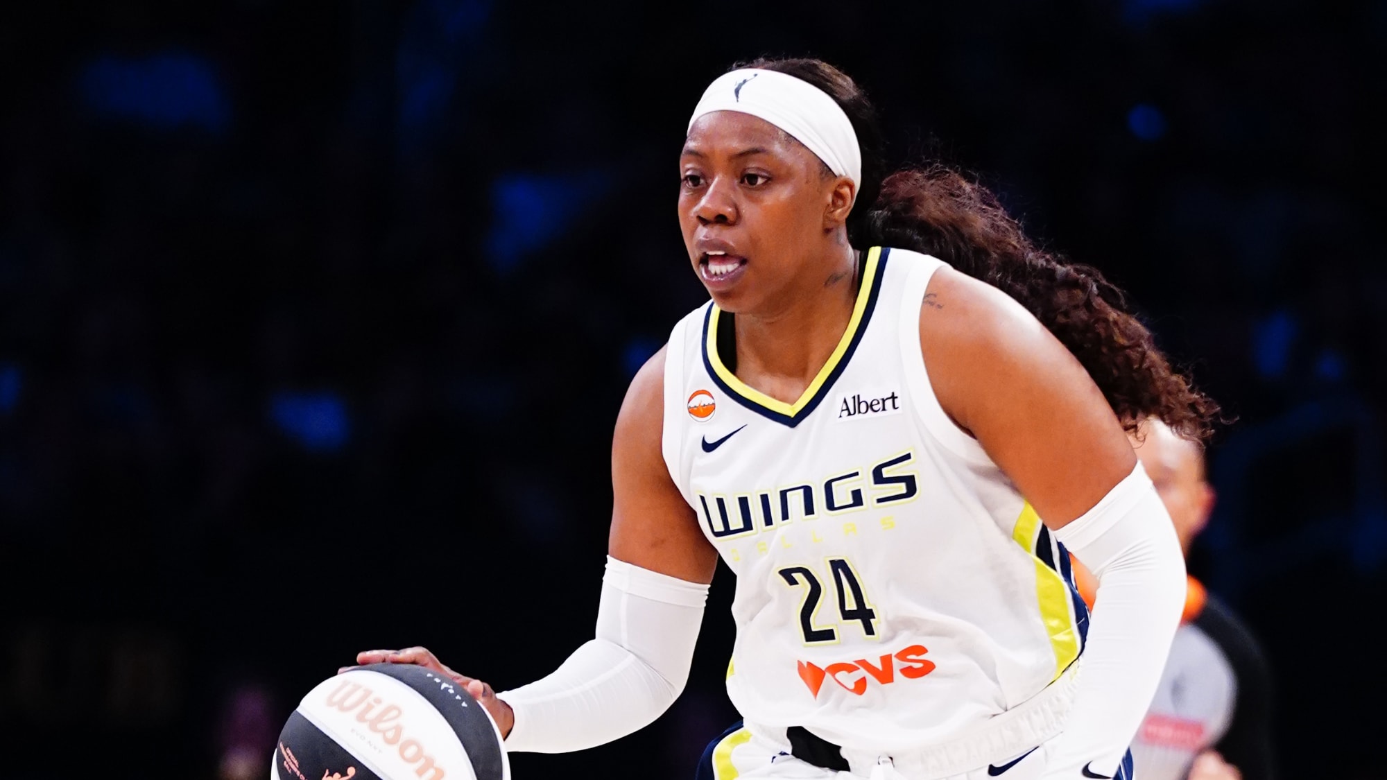Arike Ogunbowale with 30 Points vs. Los Angeles Sparks