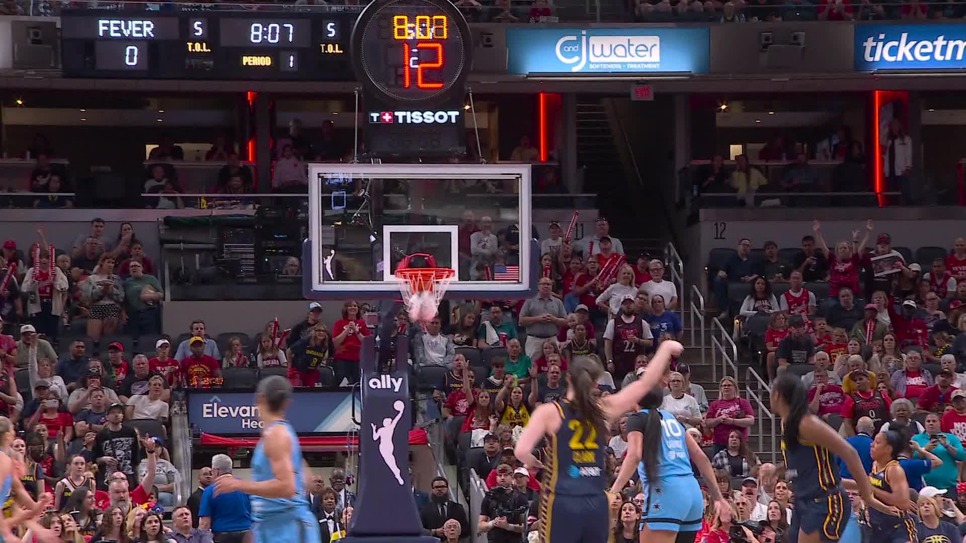 Caitlin Clark with 32 2 Pts, 3 Pts vs. Chicago Sky