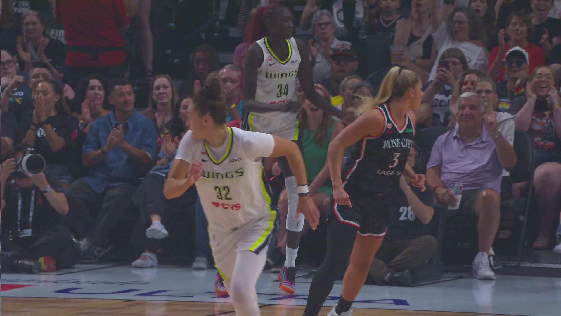 Highlights From Carla Leite 11-Assist Game