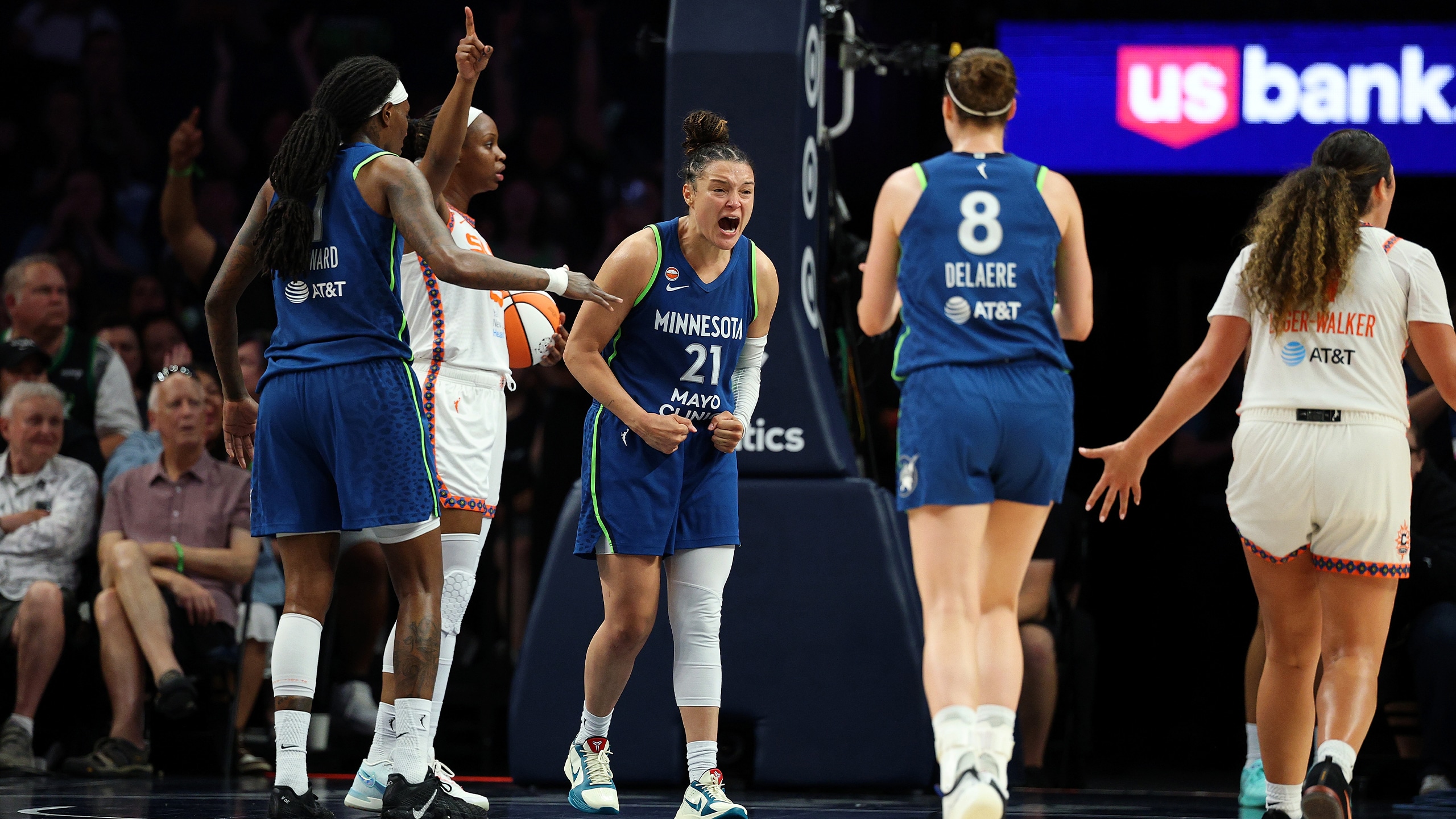 Reeve Breaks Regular-Season Win Record in Lynx Win