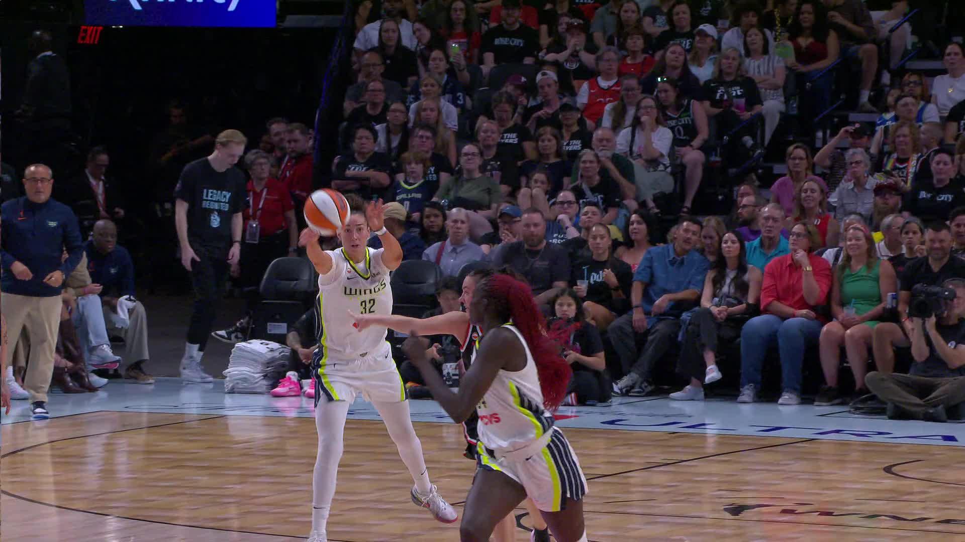 Highlights From Jessica Shepard 11-Assist Game