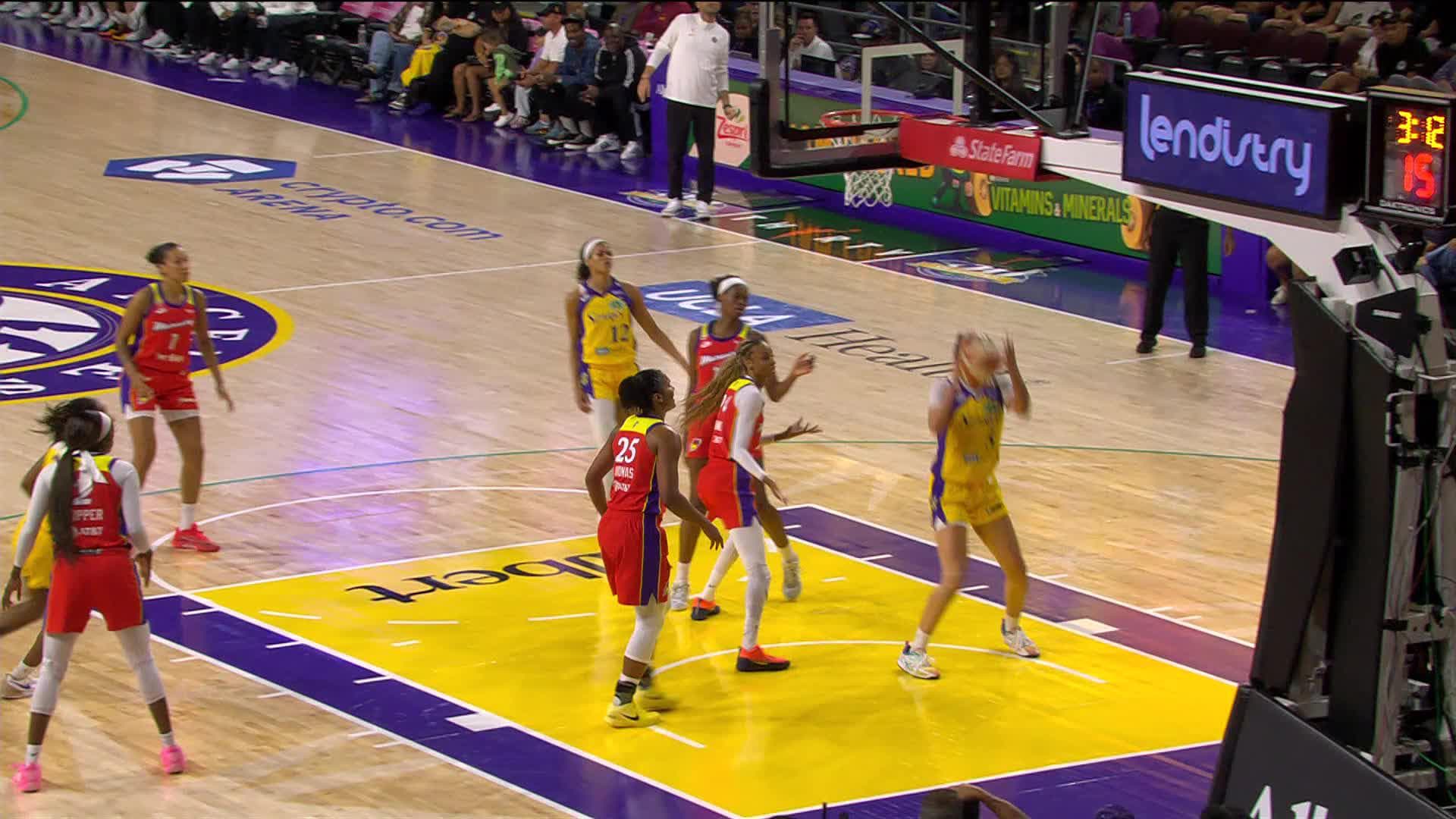 Highlights From Rae Burrell 7-Assist Game