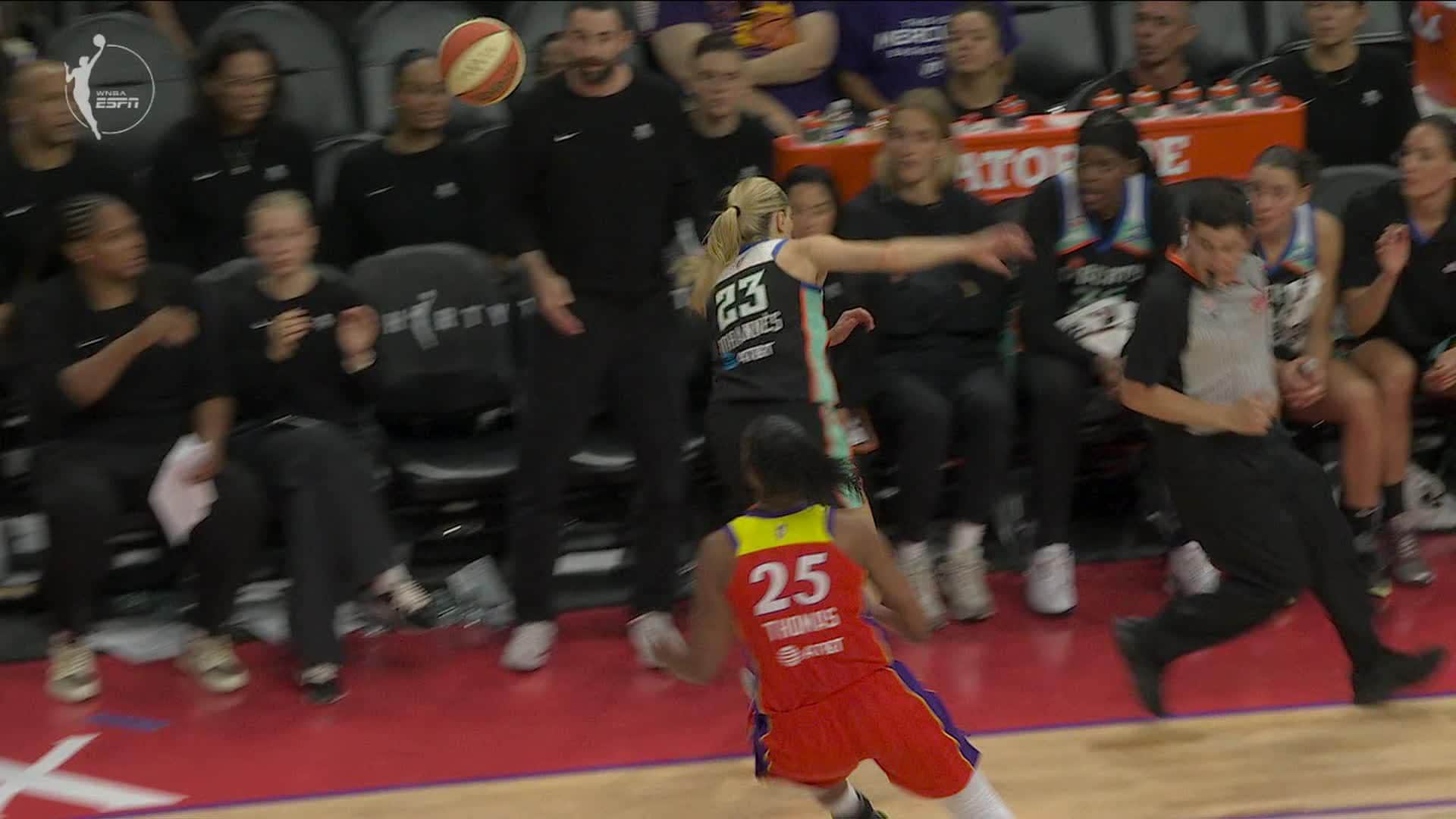 Highlights From Alyssa Thomas 7-Assist Game
