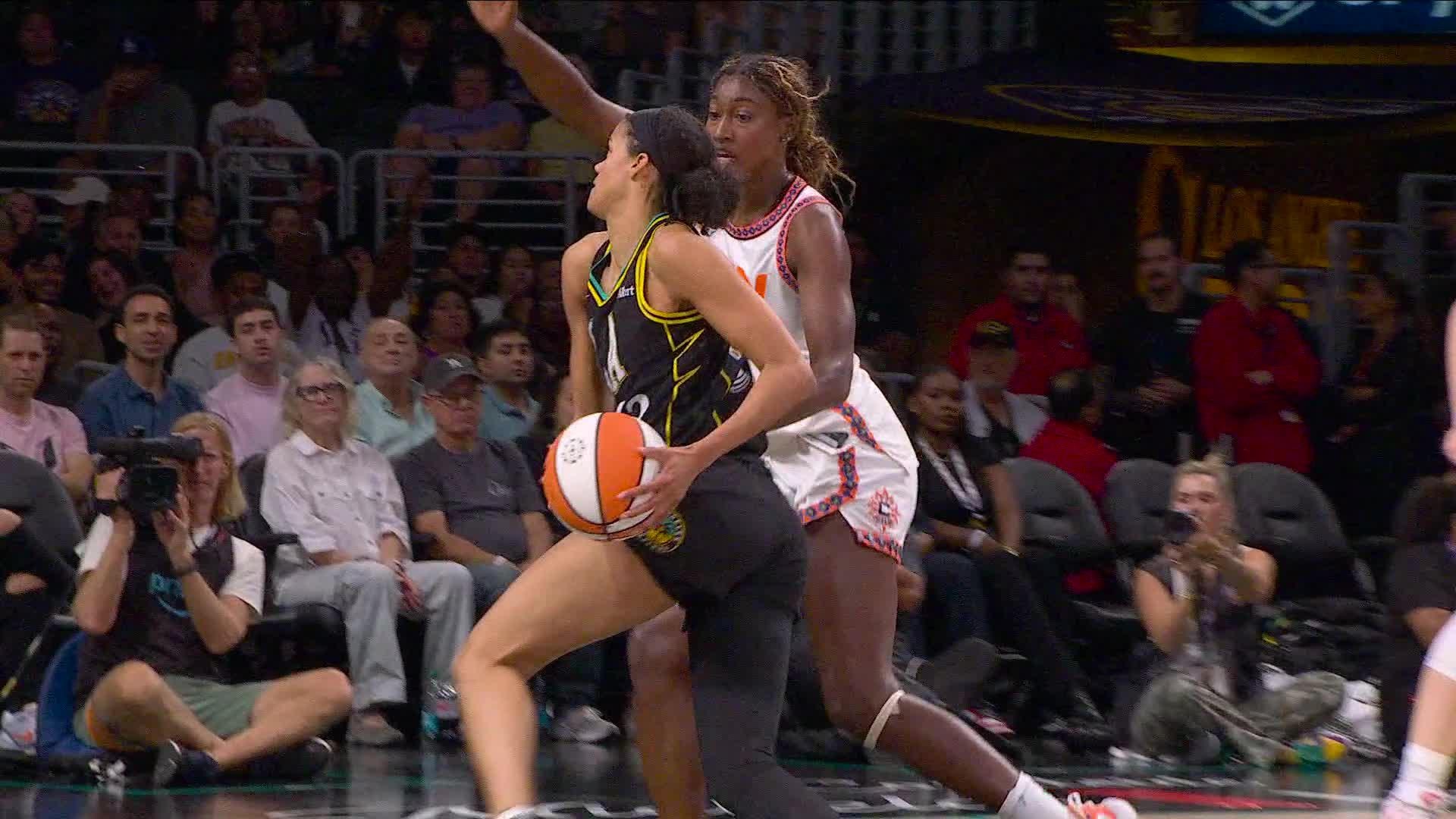 Rae Burrell Points Leader in Los Angeles Sparks vs. Connecticut Sun - Top Points