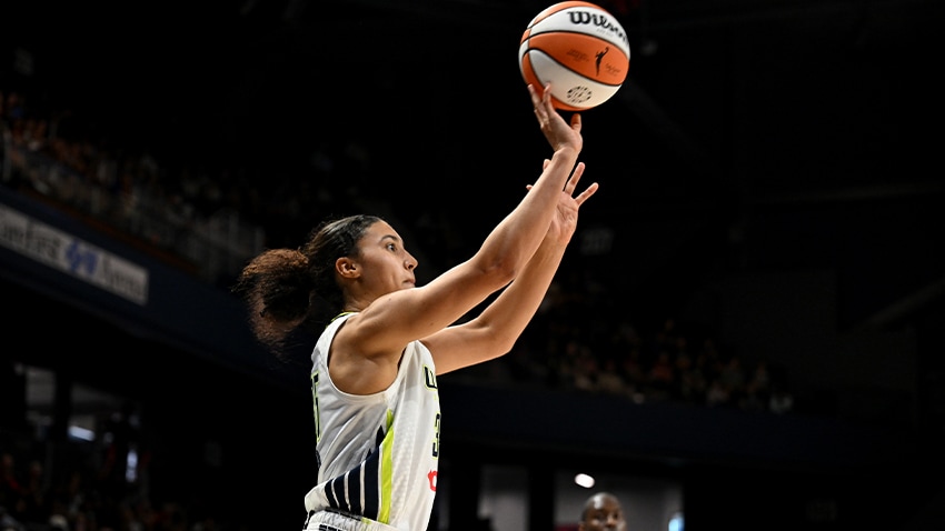 Dallas Wings’ Top Pick Azzi Fudd to Undergo Season-Ending Knee Surgery