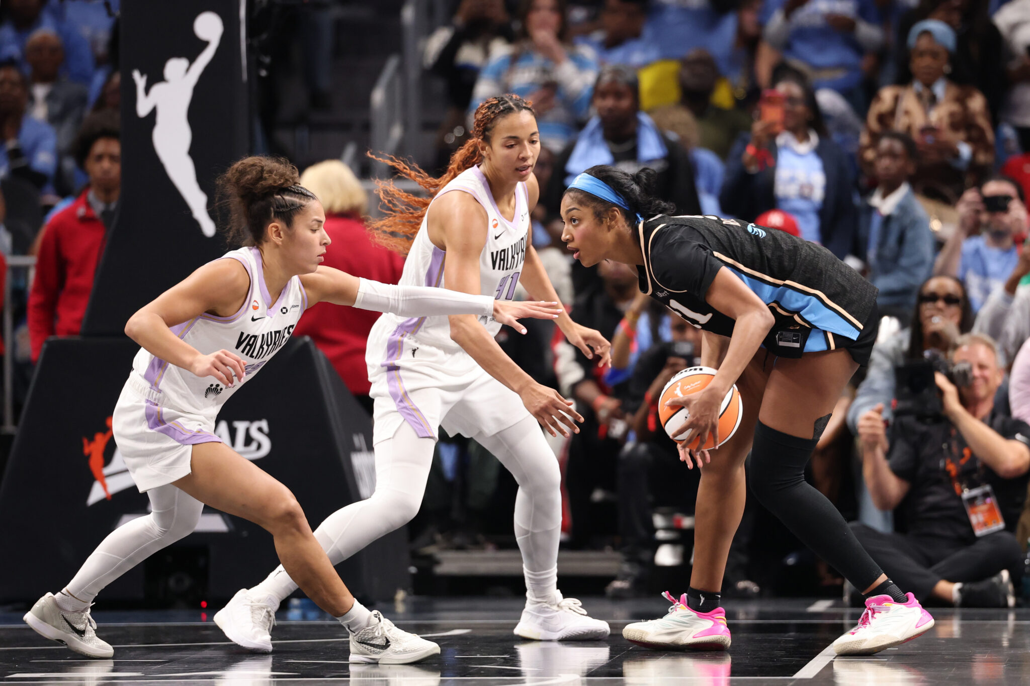 Atlanta Dream Roll to Game 3 Win, Take a 2-1 Series Lead