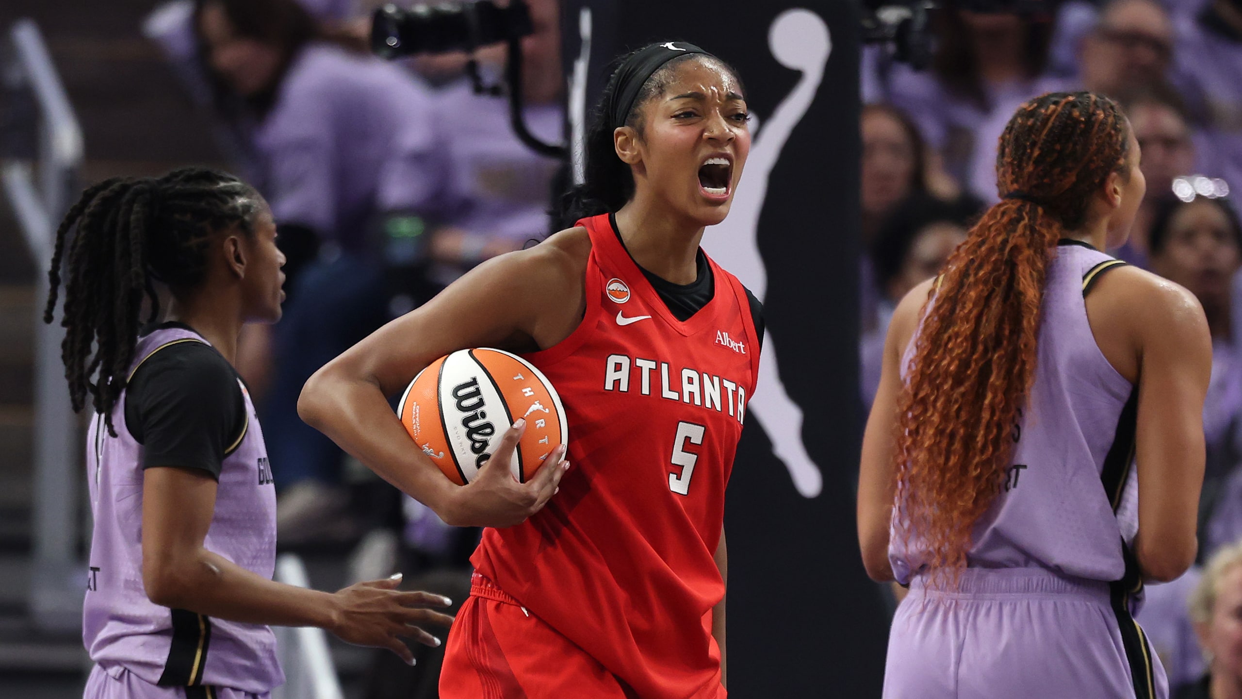 Atlanta Wins Game 2, Evens Finals Series