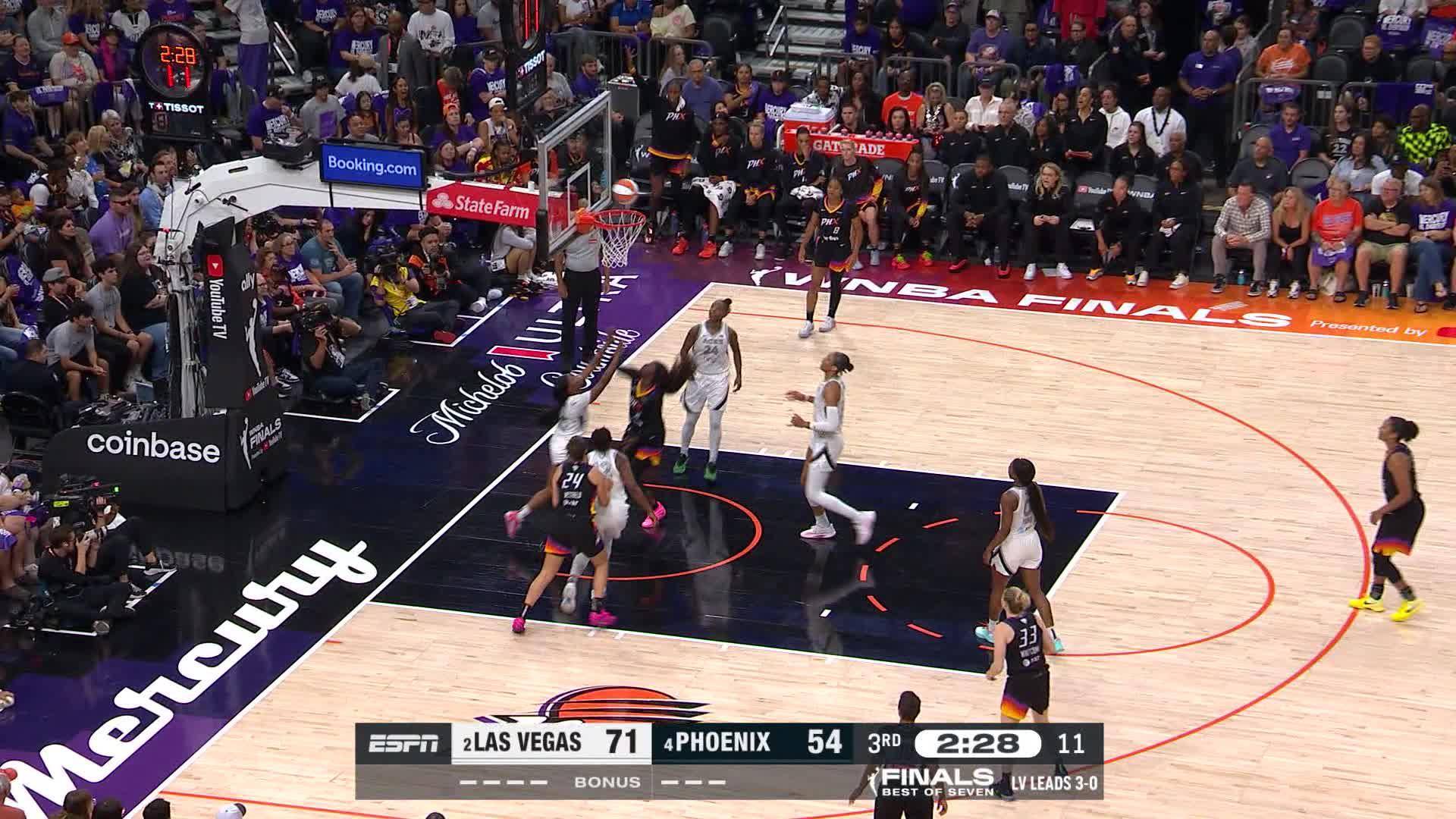 Kahleah Copper with the bucket ðŸ¤ŸðŸ‘ðŸ‘Œ